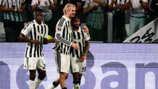 Juventus e Crystal Palace come&ccedil;am a Liga Europa com goleadas