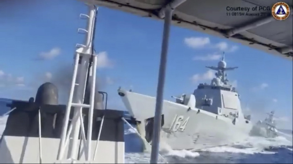 Pechino, condotti pattugliamenti militari nel mar cinese meridionale