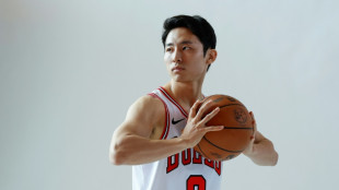 NBA Bulls sign Japanese guard Kawamura