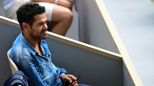 Séisme: Jamel Debbouze fait un don de sang à Marrakech