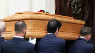 Homenaje a Valentino en la capilla ardiente para despedir al maestro de la elegancia