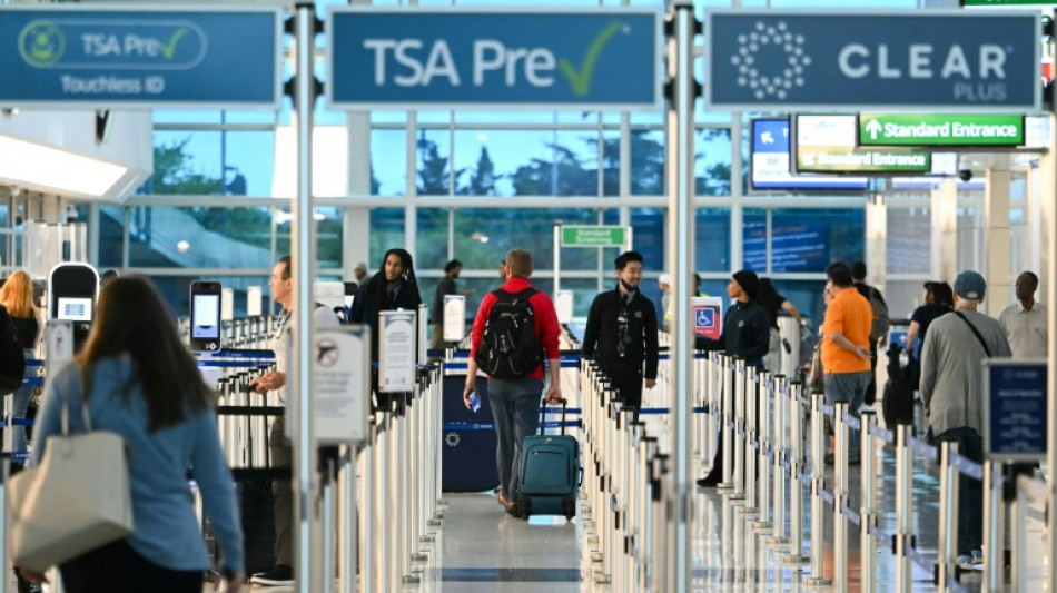 Air traffic controllers warn of US shutdown strain