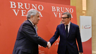 FI, no alla proposta di Calenda, non rompiamo il centrodestra