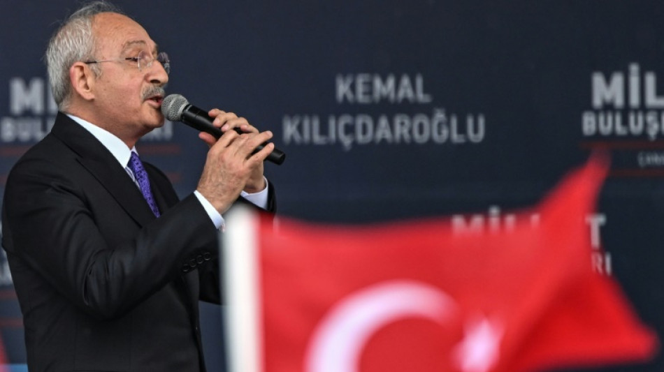 A Canakkale, Kilicdaroglu promet "le retour du printemps" sous le d&eacute;luge 