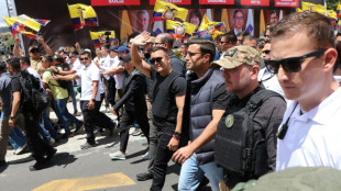 Noboa encabeza multitudinaria marcha contra la Corte Constitucional de Ecuador