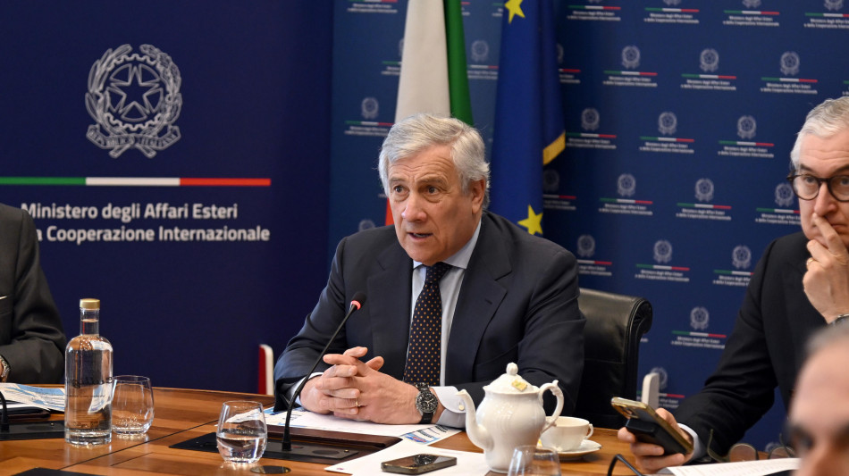Tajani, domani rientreranno i 200 studenti minorenni