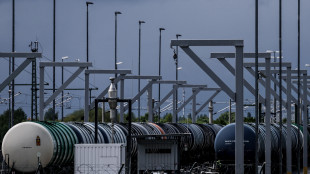 Il petrolio in leggero rialzo a New York, resta sopra gli 80 dollari