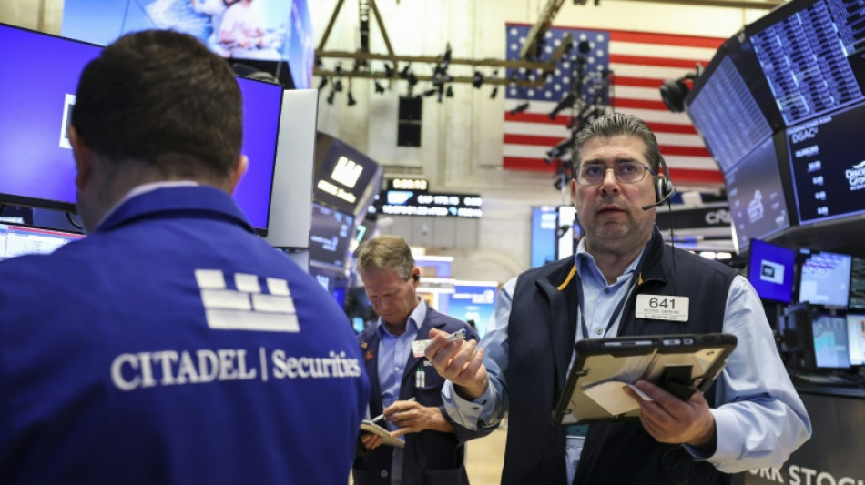 Wall Street termine dispers&eacute;e, entre Moyen-Orient et Fed