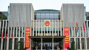 Vietnam: les d&eacute;put&eacute;s approuvent une coupe drastique de la fonction publique