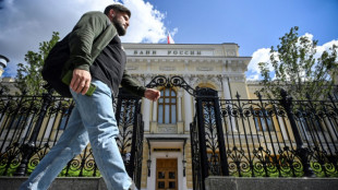 Russlands Zentralbank hebt Leitzins deutlich auf zw&ouml;lf Prozent an