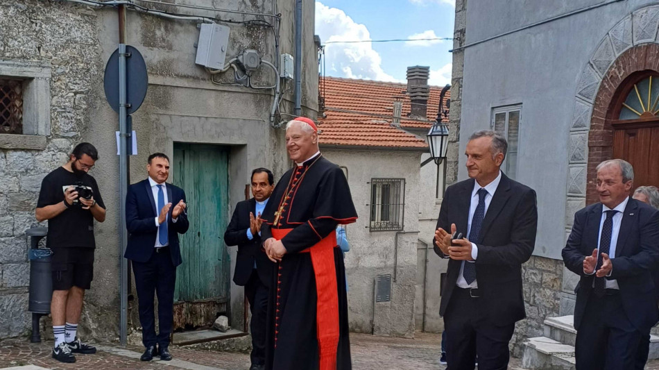 Card. Mueller contro Lgbt,a San Pietro solo propaganda