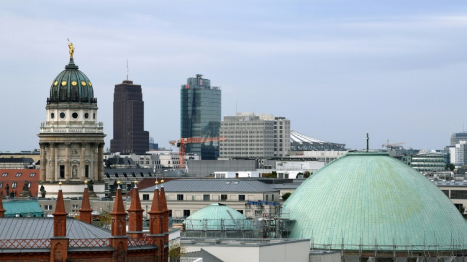 Frau Kette geraubt und von Auto mitgerissen - Berliner Polizei fasst Verd&auml;chtigen