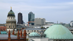 Frau Kette geraubt und von Auto mitgerissen - Berliner Polizei fasst Verd&auml;chtigen