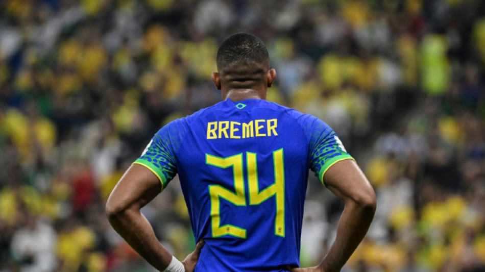 Mondial: le num&eacute;ro "24" du Br&eacute;sil sort du placard au Qatar 