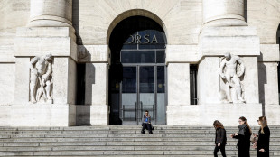 Borsa: Milano apre in calo (-0,63%)