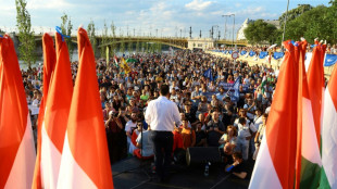 Tausende gehen in Budapest am f&uuml;nften Tag infolge gegen Regierung Orban auf die Stra&szlig;e