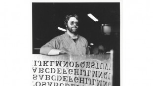 Kryptos, la CIA et l'&eacute;crivain: la solution d'une &eacute;nigme cach&eacute;e au si&egrave;ge de l'agence am&eacute;ricaine vendue aux ench&egrave;res