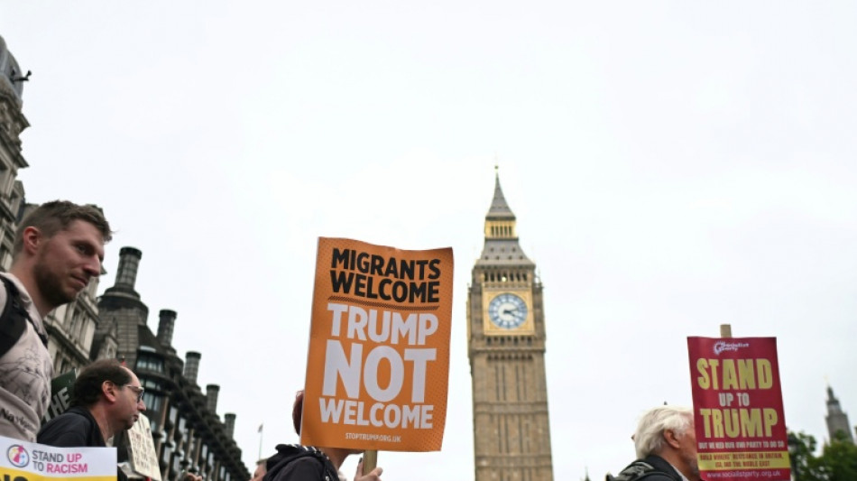 Trump auf Staatsbesuch in Großbritannien: Königlicher Empfang und Proteste