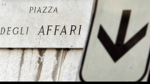 Borsa: Milano si indebolisce (-0,10%), vendite su Italgas