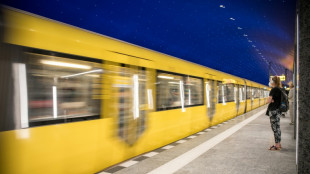 Ausgaben f&uuml;r Bus, Bahn und Taxi 2020 im Schnitt bei rund 24 Euro monatlich