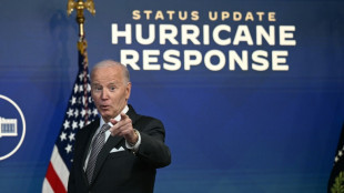 'Arrume o que fazer', diz Biden a Trump ap&oacute;s cr&iacute;ticas &agrave; gest&atilde;o do governo sobre furac&otilde;es