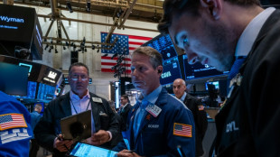 Wall Street en ordre dispers&eacute;, le Nasdaq d&eacute;visse, record pour le Dow Jones