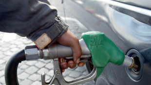 Carburanti in rialzo, benzina self service a 1,765 euro