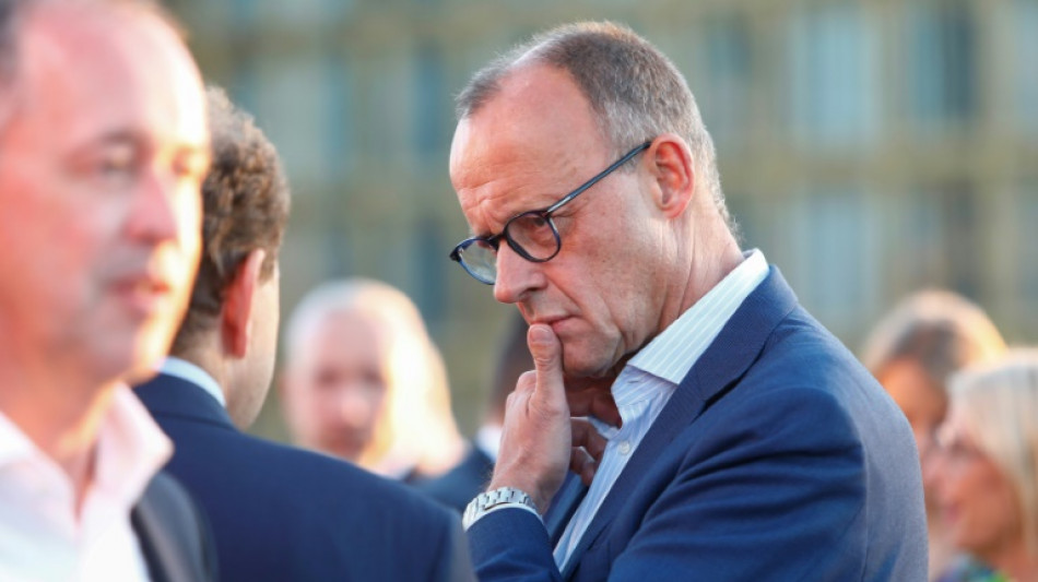Abschiebungen und Sachleistungen: CDU-Chef Merz fordert "konsequente" Asylpolitik