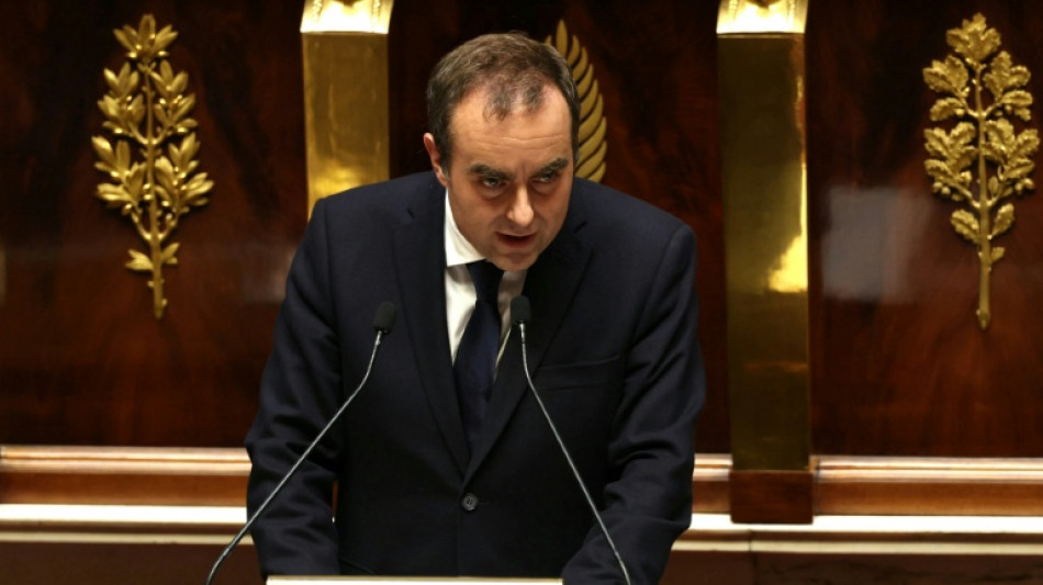 Primer ministro de Francia propone suspender reforma de las pensiones para superar crisis política