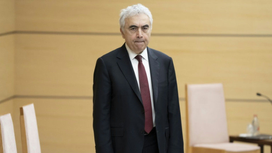 La AIE rebaja su previsi&oacute;n de demanda mundial de petr&oacute;leo para 2026