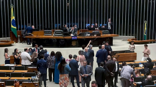 Congresso debate PL da dosimetria, que pode reduzir pena de Bolsonaro