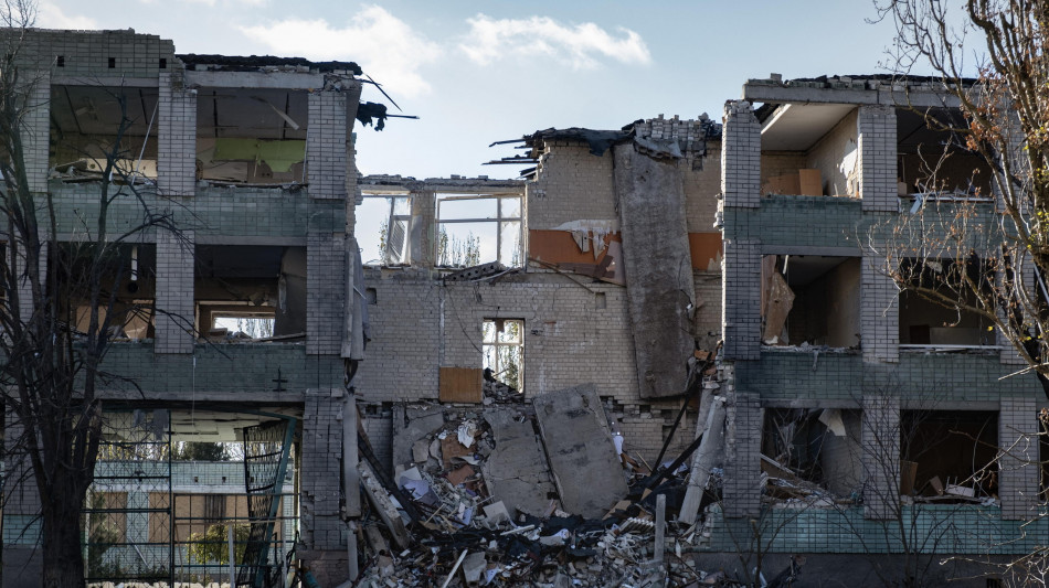 Kiev, raid russo su Kherson, due morti e medico ferito