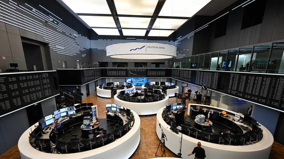 Borsa: Europa in rosso in attesa di Wall Street, Milano -1,6%