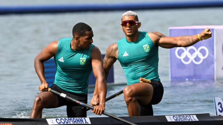 Isaquias Queiroz e Jacky Godmann ficam fora do p&oacute;dio no C2 500m da canoagem