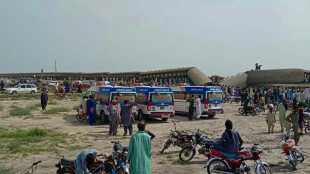 Déraillement d'un train au Pakistan: au moins 15 morts