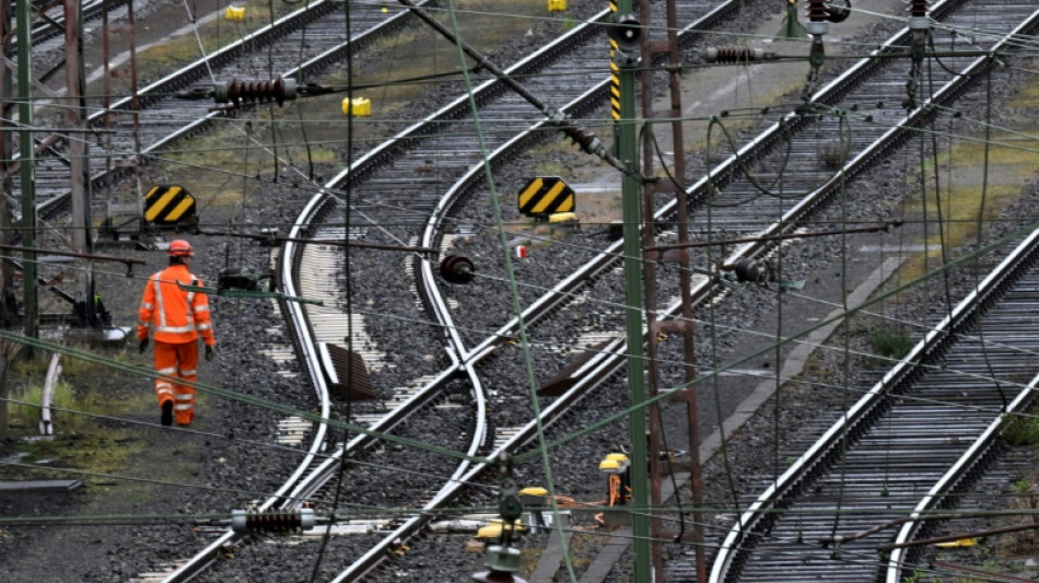 Deutsche Bahn und EVG setzen Tarifverhandlungen fort - Ann&auml;herungen m&ouml;glich