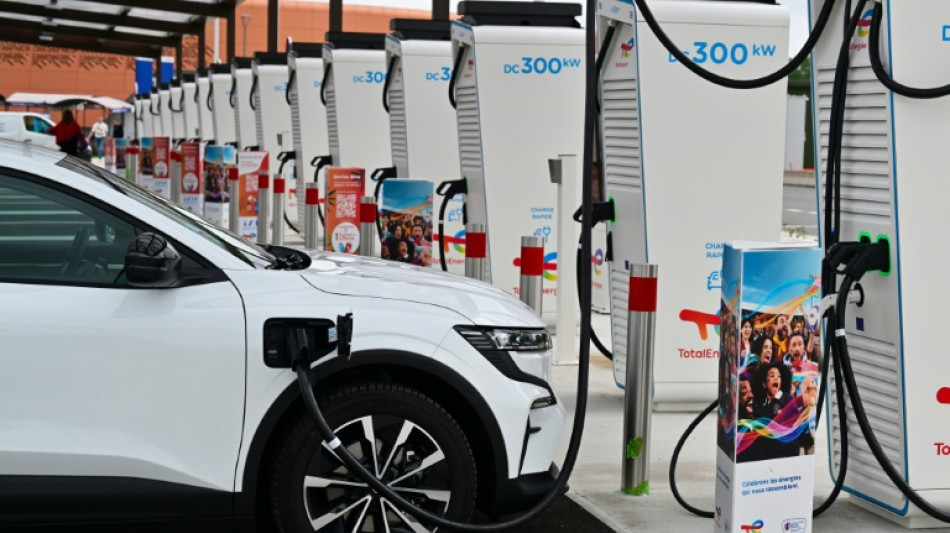 La France veut quintupler d'ici &agrave; 2035 ses bornes &eacute;lectriques sur autoroutes et nationales