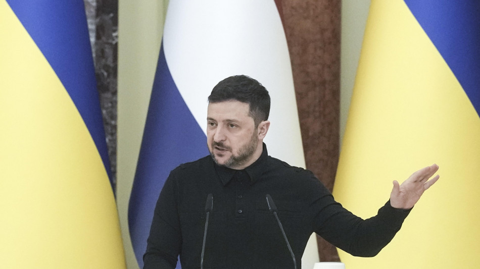 Zelensky, '11 Paesi ci hanno chiesto aiuto contro i droni iraniani'