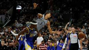 NBA: &eacute;longation au mollet gauche pour Wembanyama, qui devrait manquer plusieurs semaines