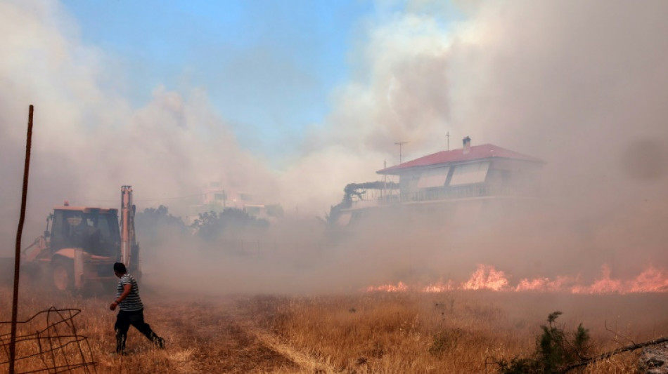 Feuerwehr k&auml;mpft am sechsten Tag in Folge gegen Br&auml;nde in griechischem Nationalpark
