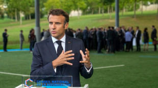 Le CNR lanc&eacute;, Macron laisse la "porte ouverte" aux sceptiques