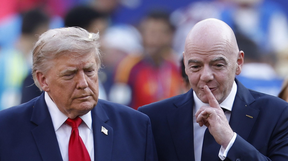 La Confederazione africana di calcio riconferma il proprio sostegno a Infantino