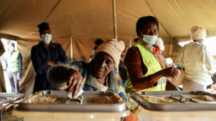 Pr&auml;sidentschafts- und Parlamentswahlen in Simbabwe begonnen