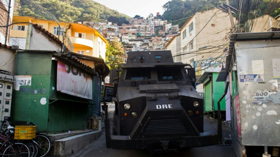 Turistas ficam presos em mirante durante opera&ccedil;&atilde;o contra o tr&aacute;fico no Rio