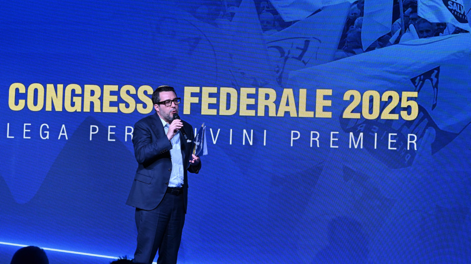 Salvini segretario della Lega fino al 2029, congresso lo acclama