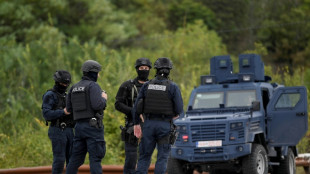 Kosovo: deuil national et "opérations de recherche" après la mort d'un policier