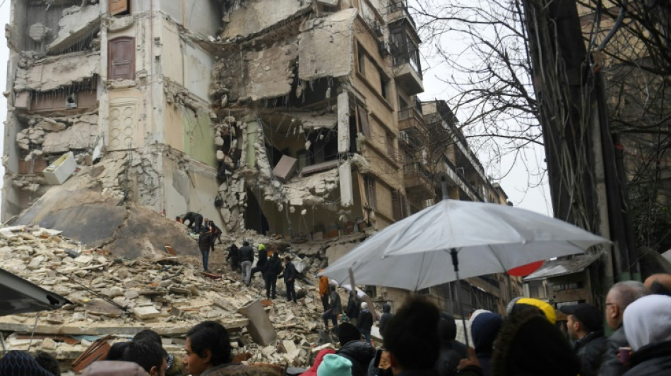 Poderoso sismo causa unos 1.800 muertos en Turqu&iacute;a y Siria