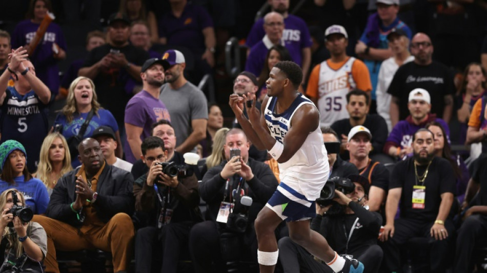 Play-offs NBA: Minnesota premier qualifi&eacute; pour le 2e tour, Brunson flambe