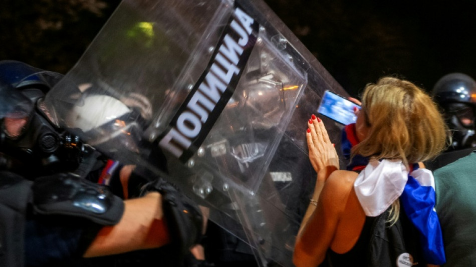 Ausschreitungen und dutzende Festnahmen bei Protesten gegen die Regierung in Serbien