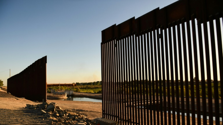 En Arizona, une br&egrave;che dans le mur, porte d'entr&eacute;e informelle pour les migrants en qu&ecirc;te d'asile
